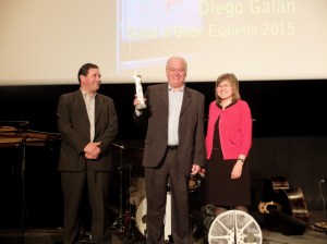 Diego Galán, con Enrique Campo y Elisa Sanjuán
