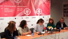 Yolanda de Miguel, Olga Alastruey, Azucena Garanto, Berta Fernández y Manolo Pérez durante la rueda de prensa